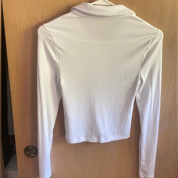 White Button Down Top from Abercrombie - Picture 2 of 3